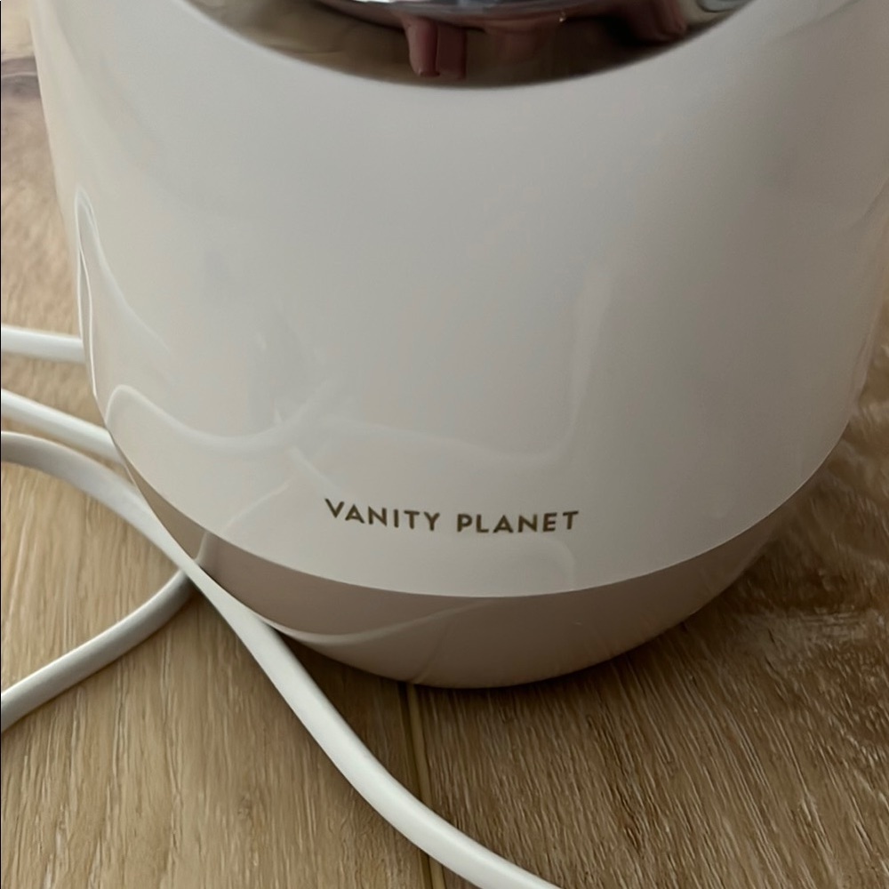 Tik Tok Viral Vanity Planet White Facial Steamer with Accessories - Picture 2 of 13
